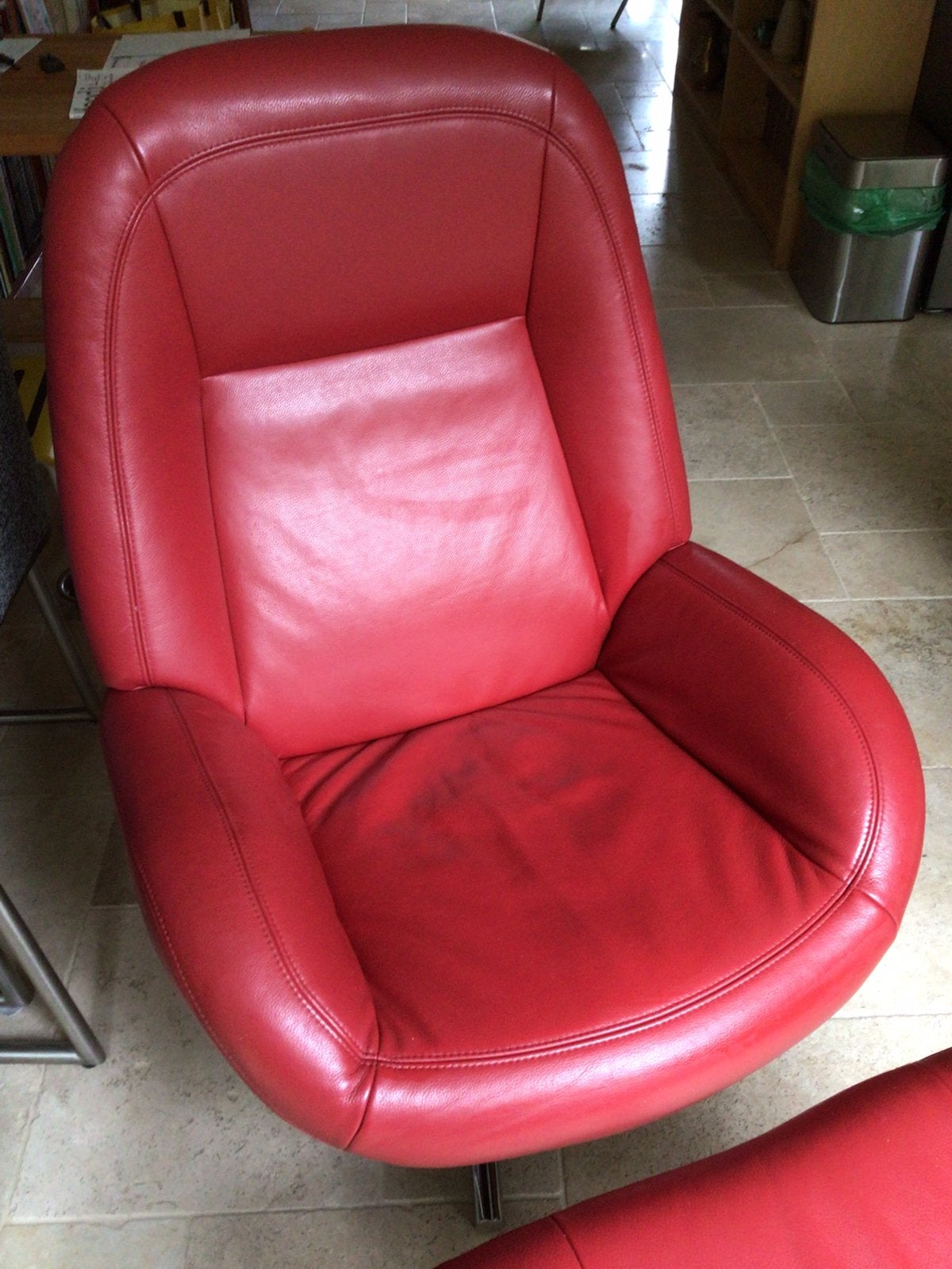 Rode leren draaifauteuil met voetenbank, Montel, Huis en Inrichting, Ophalen, Zo goed als nieuw, 75 tot 100 cm, 50 tot 75 cm