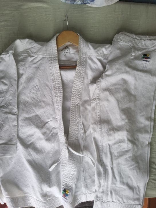 Adidas karate Pak - Maat 160 (M), Vechtsportpak, Zo goed als nieuw, Karate, Maat M