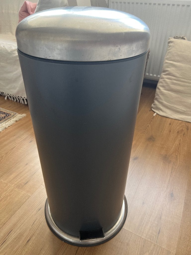 IKEA pedaalemmer Mjosa 30 liter, Huis en Inrichting, Ophalen of Verzenden, Zo goed als nieuw, Rvs