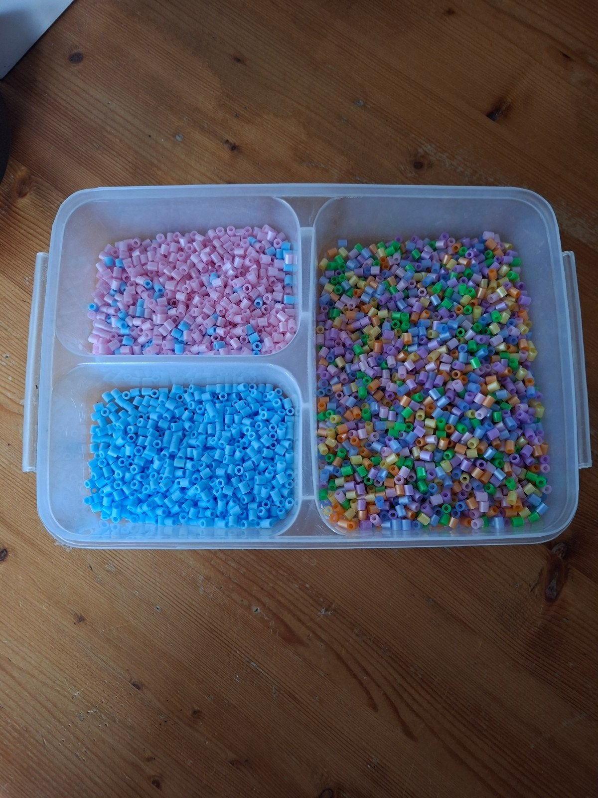 Hama strijkkralen in handige sorteerdoos, Nieuw, Meerkleurig, Ophalen of Verzenden, Kunststof