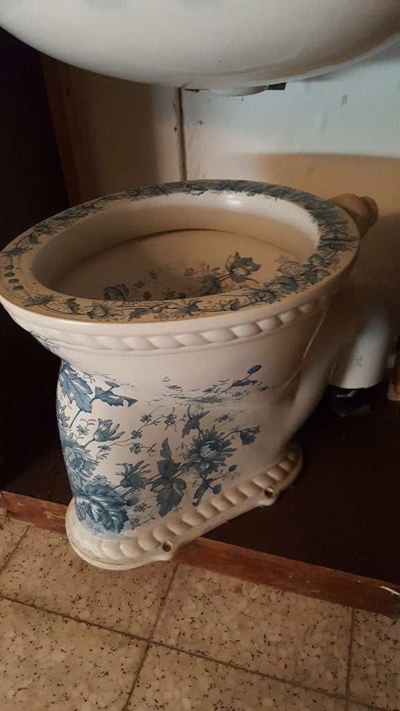 antieke toiletpot met wasbak en zeepbakje in bloemmotief, Antiek en Kunst, Ophalen