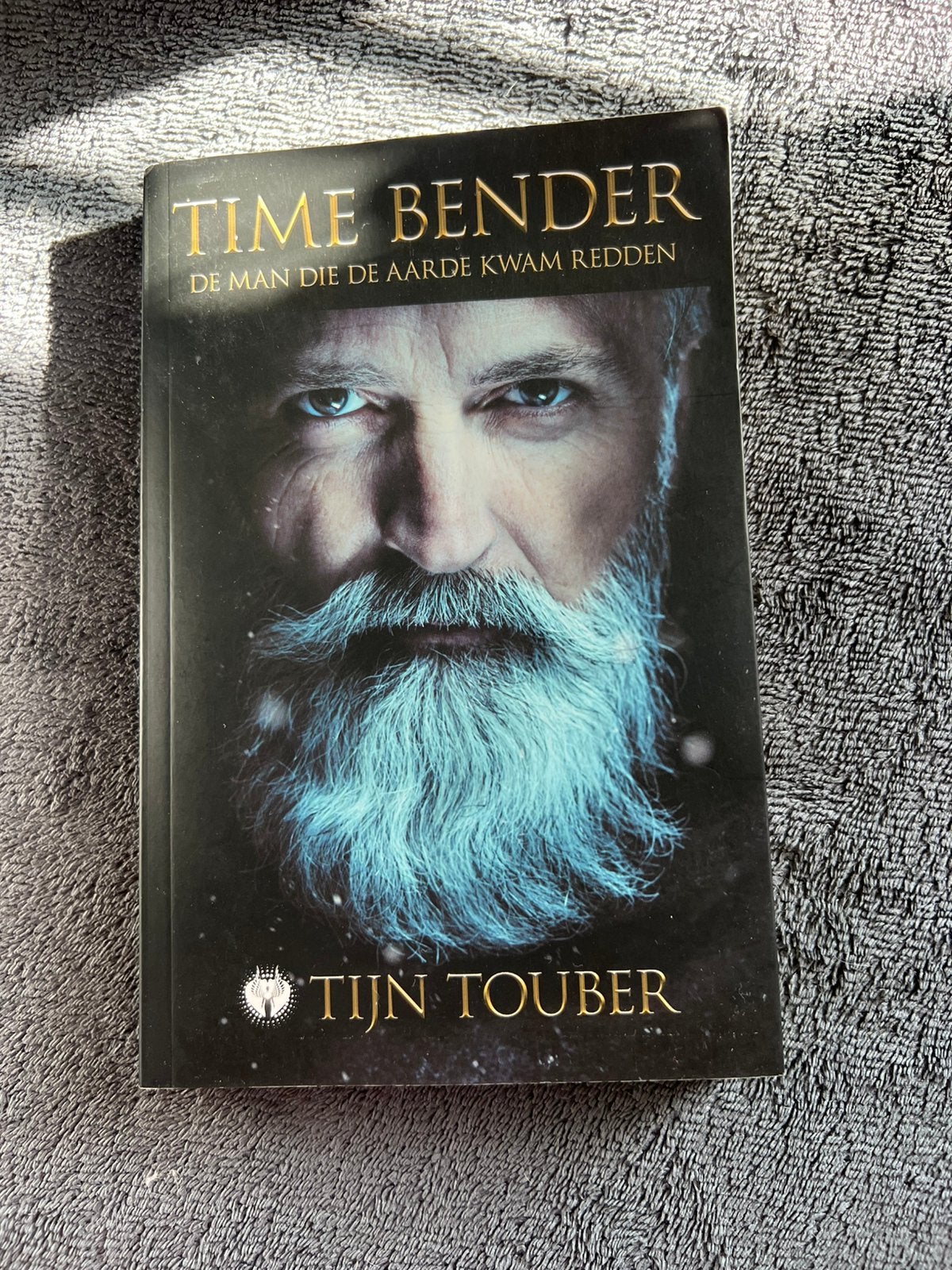 Tijn Touber - Time Bender zgan, Boeken, Literatuur, Ophalen of Verzenden, Zo goed als nieuw, Tijn Touber