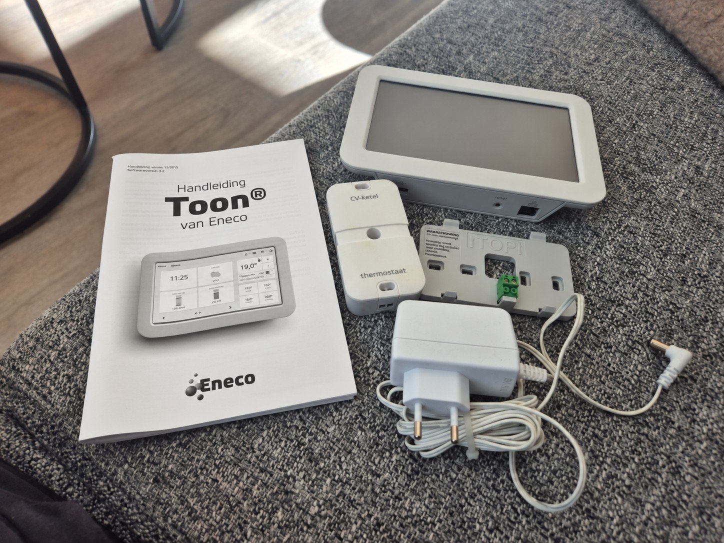 Toon slimme thermostaat van Eneco, compleet pakket, Ophalen of Verzenden