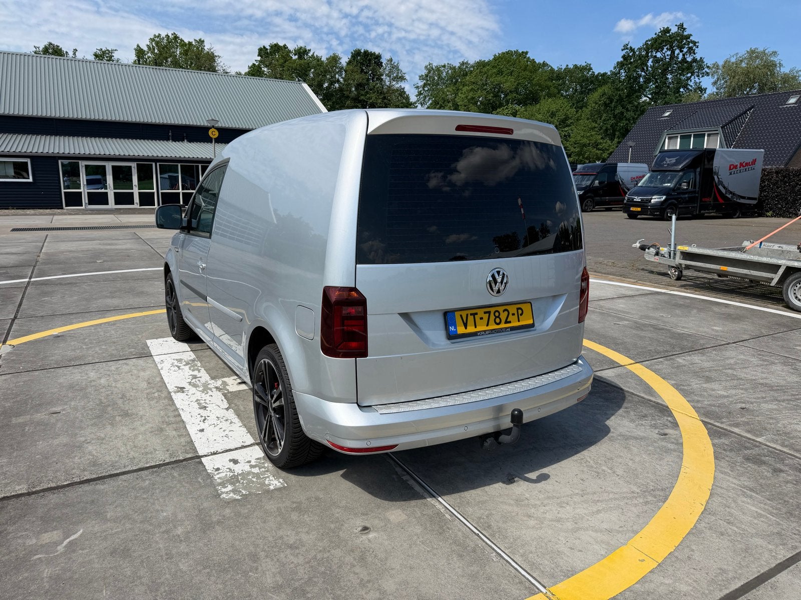 Volkswagen Caddy 2.0 TDI DSG 2016, Stof, Euro 6, 4 cilinders, 700 kg
