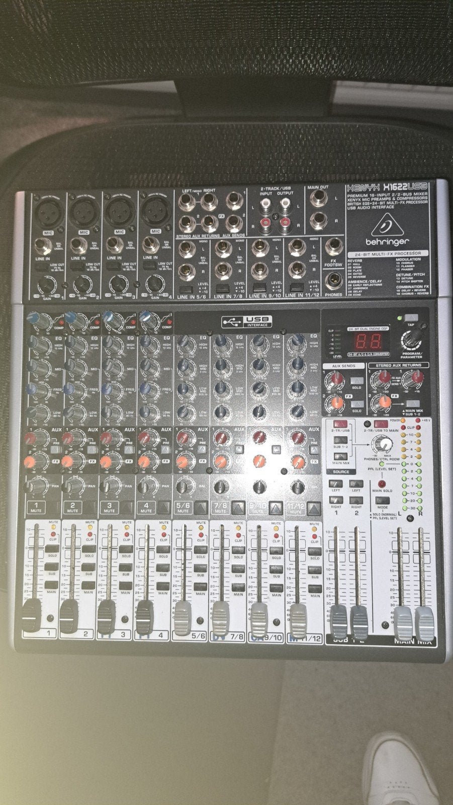 Behringer XENYX X1622USB Mixer met bevestigingsplaten, Ophalen of Verzenden, Zo goed als nieuw, 5 tot 10 kanalen, Microfooningang