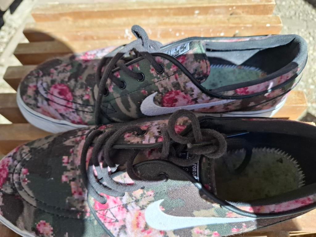 Nike SB Janoski met bloemenprint maat 40, Nike, Ophalen of Verzenden, Sneakers of Gympen, Gedragen