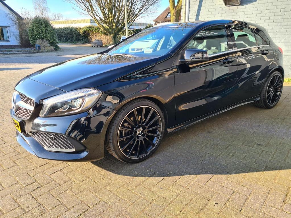 Mercedes-Benz A-Klasse 180 Ambition Compleet AMG uitgevoerd, Voorwielaandrijving, Gebruikt, Euro 6, 4 cilinders