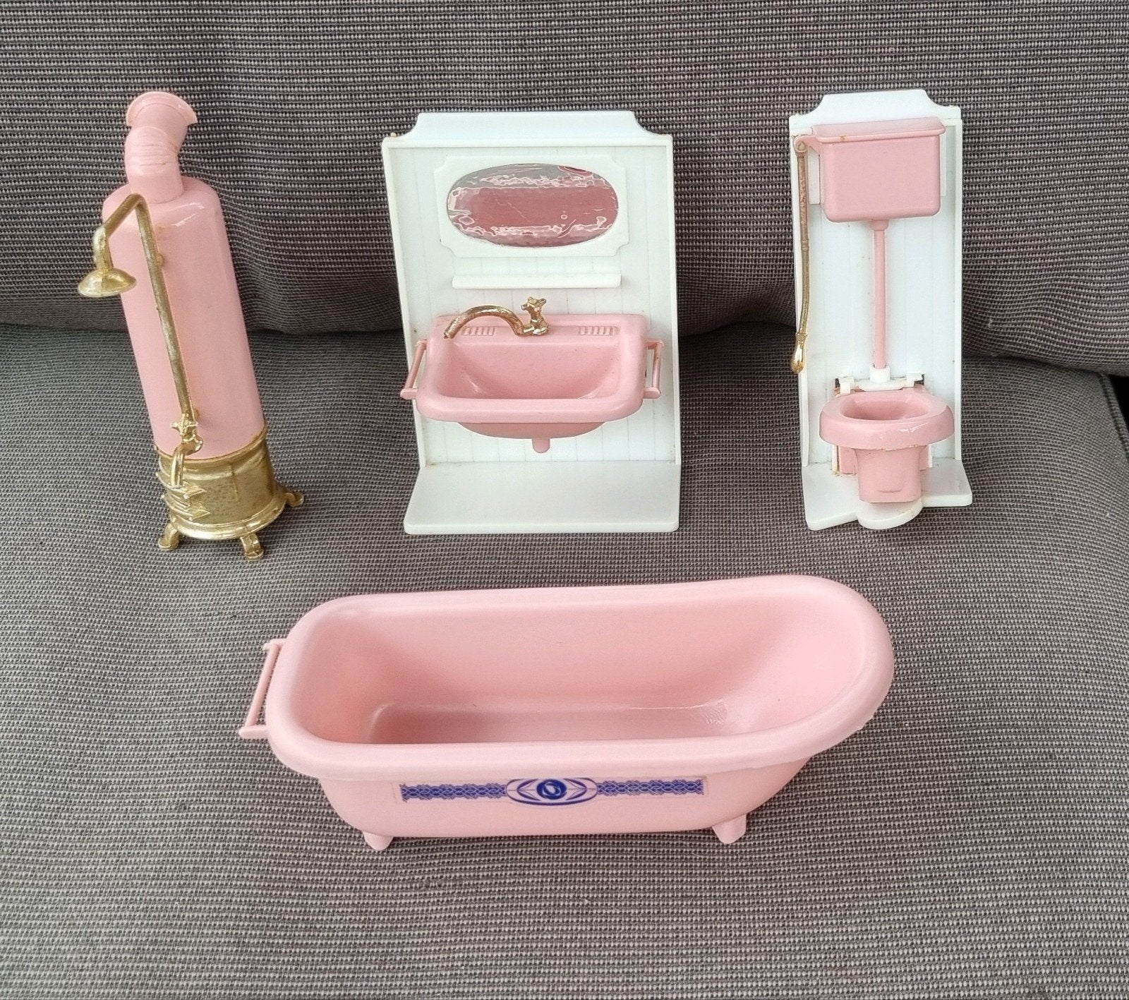 Miniatuur badkamerset Jean W. Germany - Roze, Ophalen of Verzenden, Gebruikt, Poppenhuis