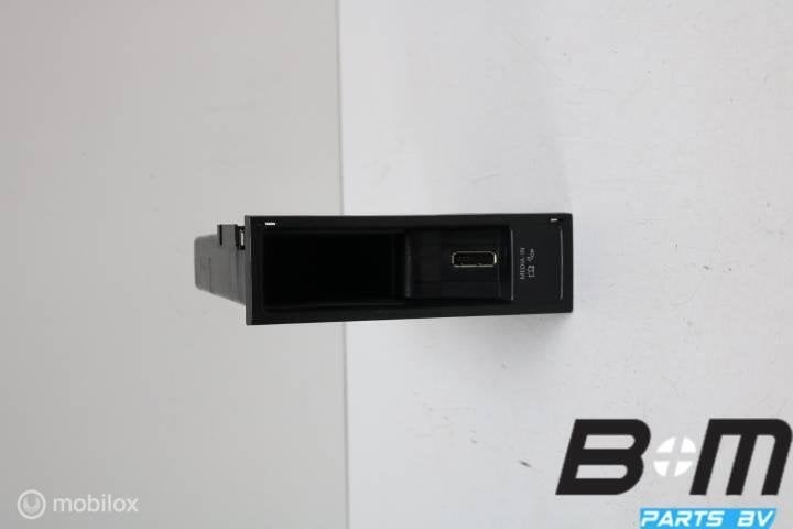 Media - In VW Passat B7 5N0035342G, Gebruikt