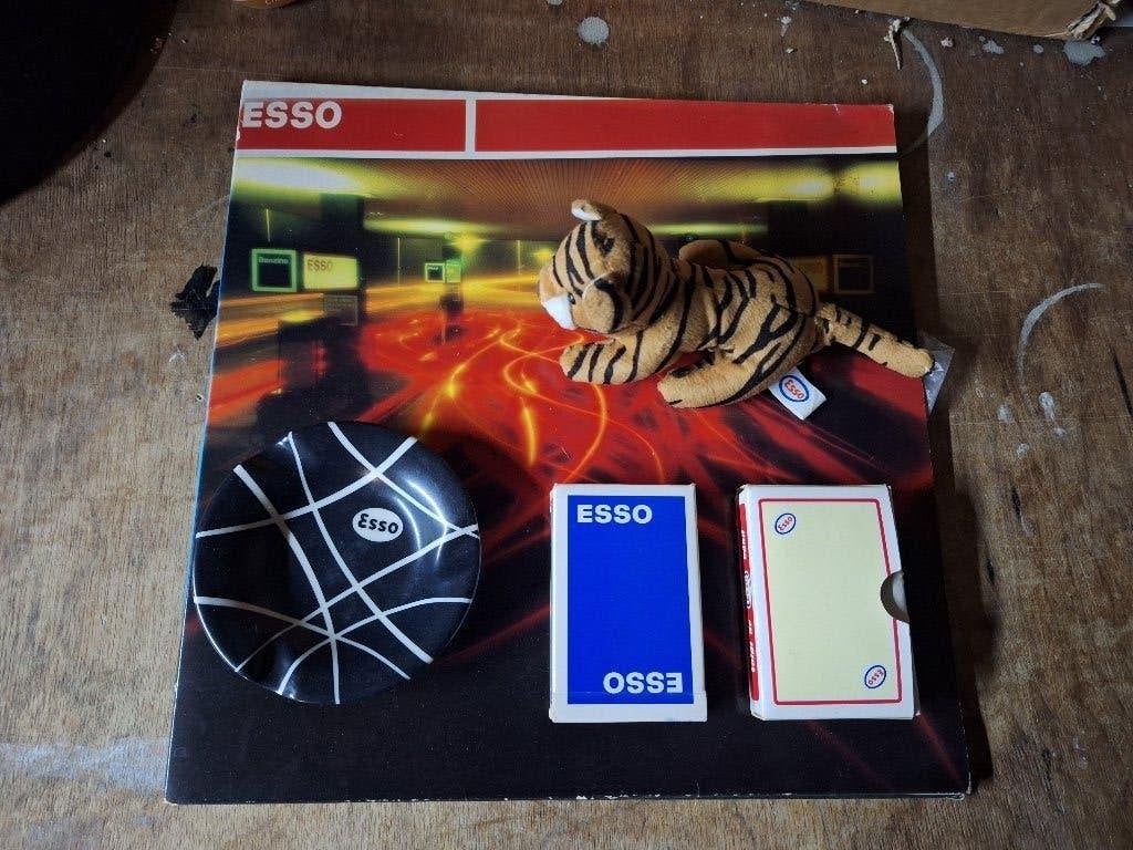 Vintage Esso vinyl plaat, kaartspellen asbak en knuffeltje, Ophalen of Verzenden, Gebruikt, Gebruiksvoorwerp