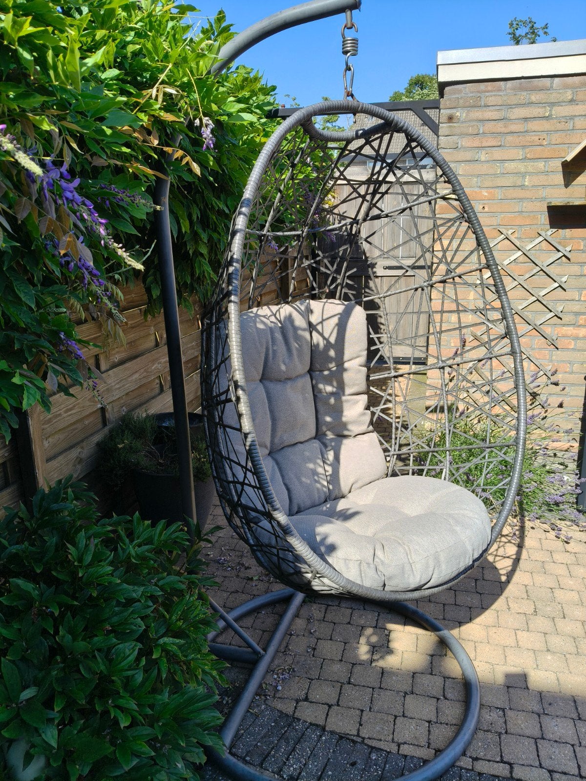 Hangstoel op standaard (ei hangstoel ), Ophalen, Gebruikt