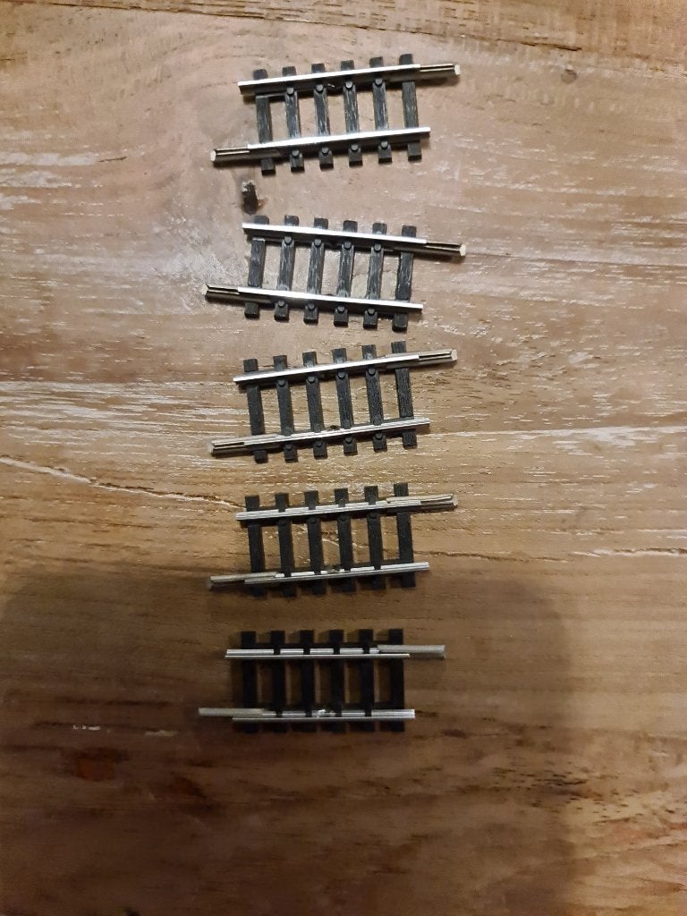 Minitrix N 4908 Rechte rail 27,9mm 5 stuks gebruikt, Gebruikt, Gelijkstroom, Trix, Rails