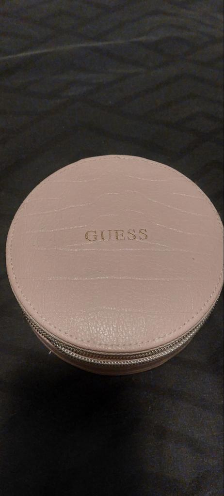 Guess Sieraden Doosje - Lichtroze Rond, Ophalen of Verzenden, Zo goed als nieuw, Roze, Hardcase