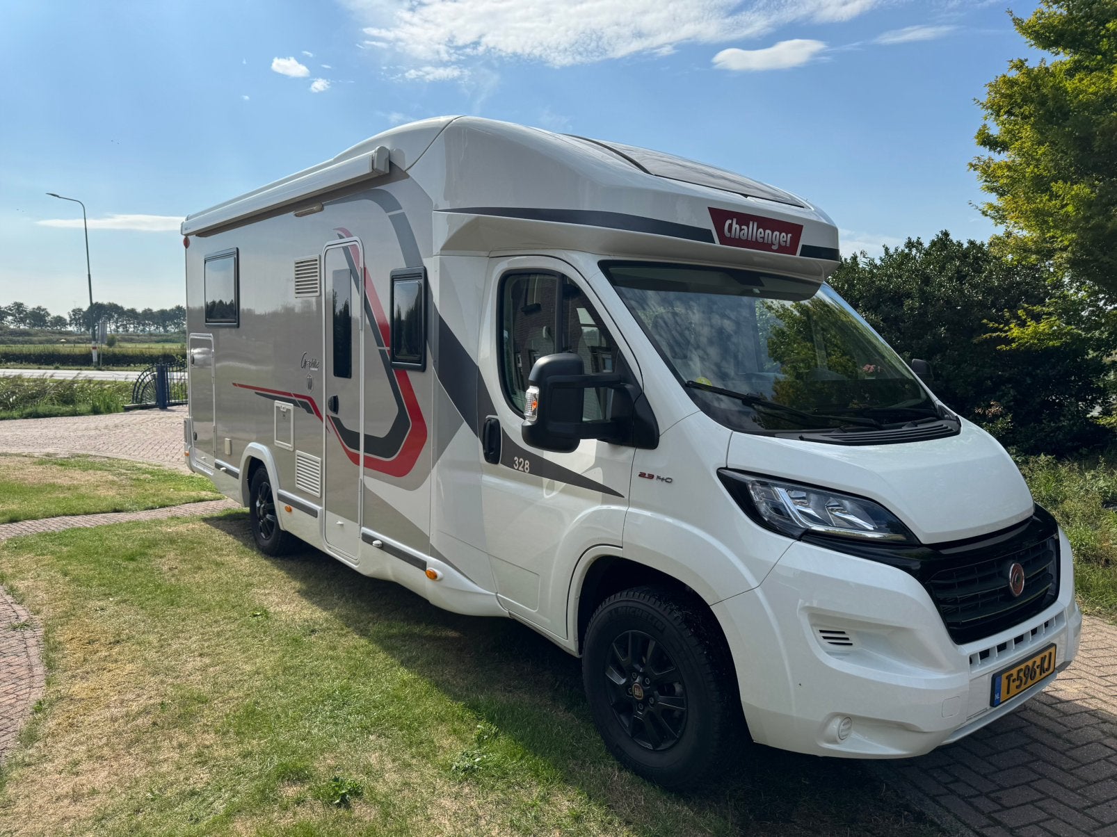 Fiat ducato Challenger 328 Vip automaat met Queens en hefbed, Caravans en Kamperen, Automaat, Ringverwarming, Diesel, Challenger