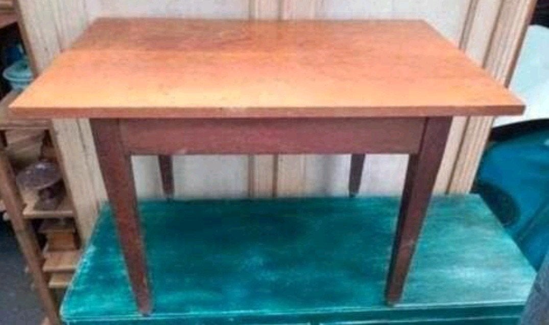 Vintage houten bijzettafel met koperen pootjes, Ophalen of Verzenden
