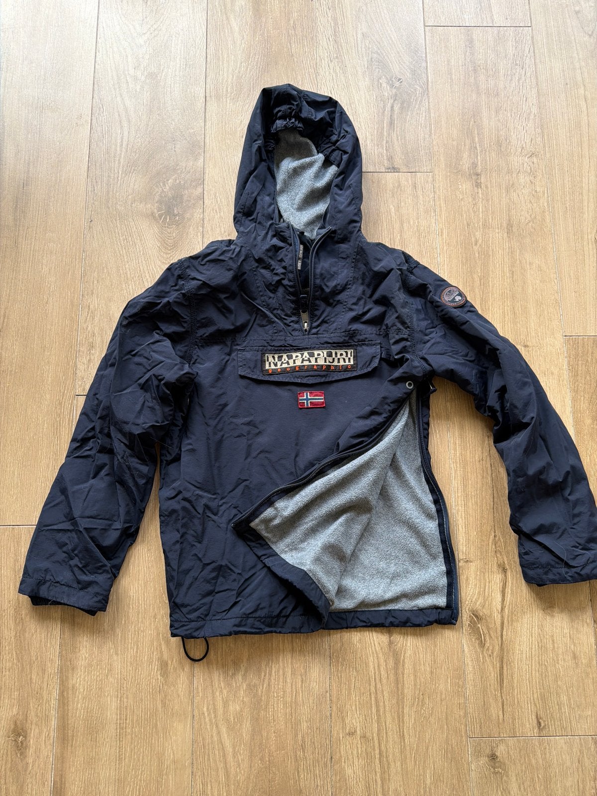 Napapijri gevoerde jas maat 162, Kleding | Heren, Jassen | Zomer, Ophalen of Verzenden, Gedragen, Overige maten, Blauw