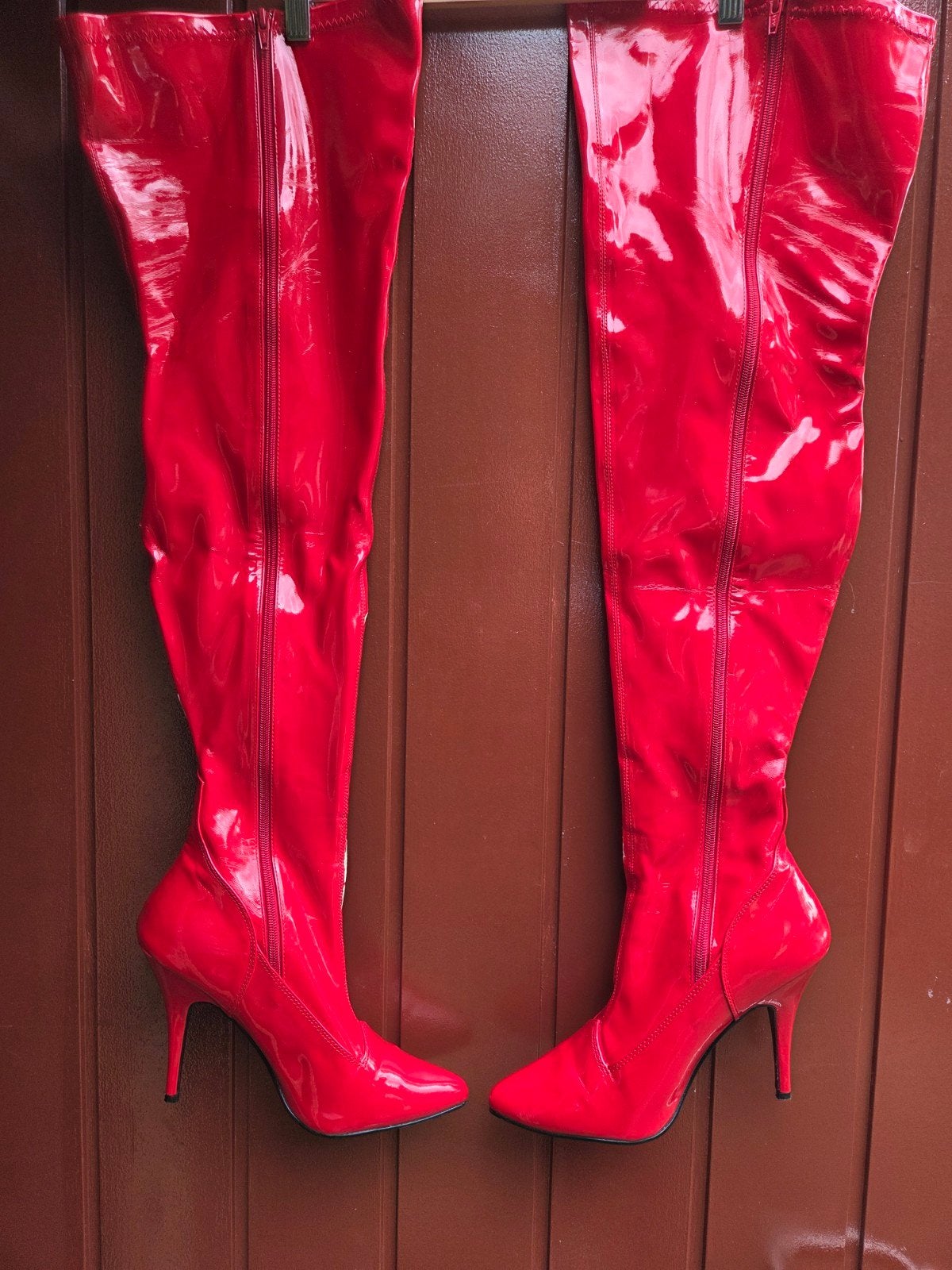Rode, hoogglans, laklaarzen maat 42, Ophalen of Verzenden, Zo goed als nieuw, Rood, Hoge laarzen