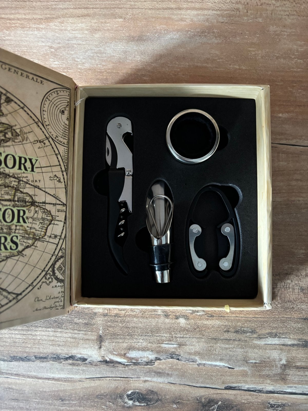 Wijnaccessoires set 'World of Wine' - Essentieel voor wijnli, Ophalen of Verzenden, Zo goed als nieuw, Overige materialen, 5 – 50