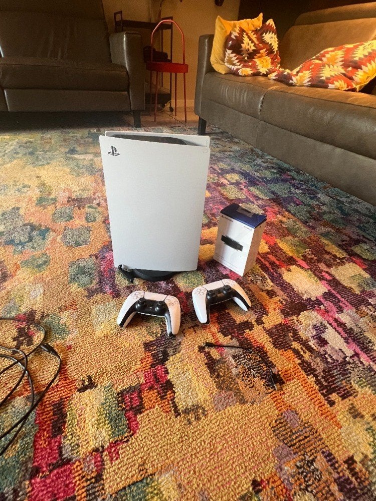 PS5 Digital met twee controllers en PS5 HD camera., Spelcomputers en Games, Spelcomputers | Sony PlayStation 5, Ophalen, Zo goed als nieuw