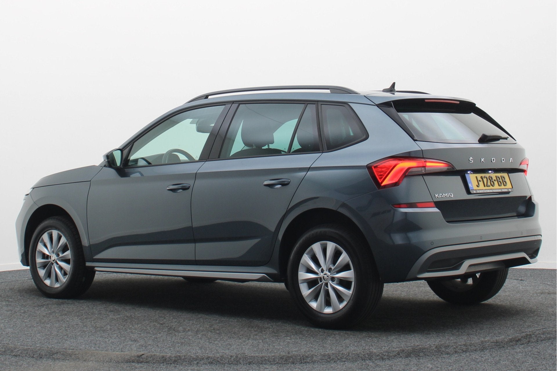 Skoda Kamiq 1.0 TSI Business Edition Leer, Elektr. Stoel, Ca, Gebruikt, Automatische klimaatregeling, Origineel Nederlands, Kamiq