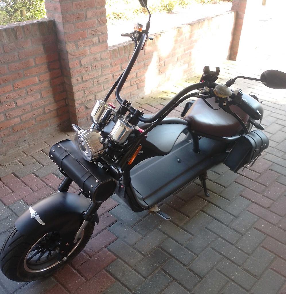 Mangosteen E-scooter + 2 accu's, Fietsen en Brommers, Elektrisch, Zo goed als nieuw, Ophalen, Overige merken