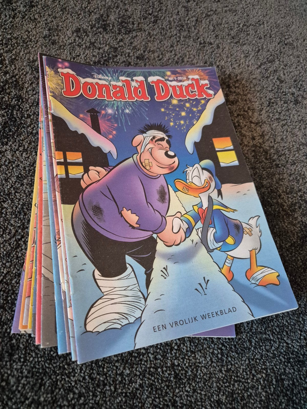 Donald Duck Jaargang 2024 - 14 nummers + Mini Duck, Meerdere stripboeken, Ophalen of Verzenden, Gelezen