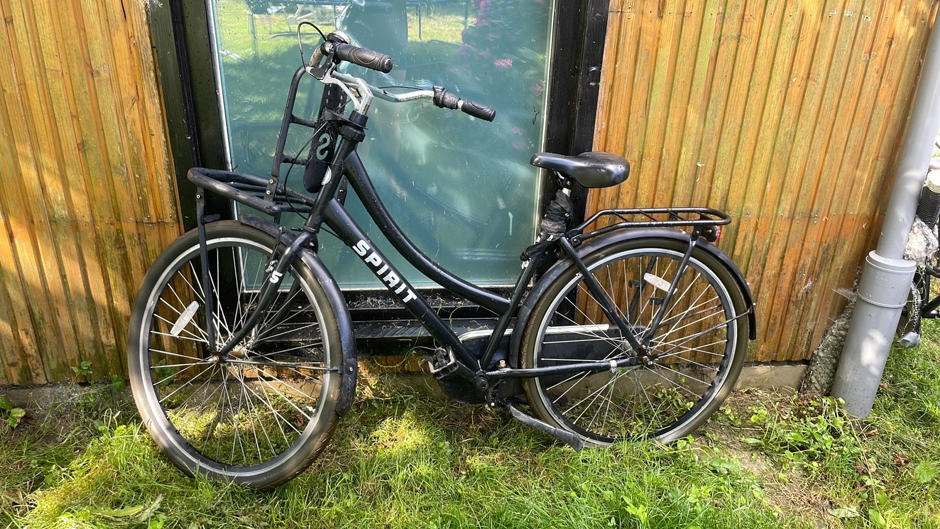 Zwarte damesfiets 28 inch, Fietsen en Brommers, Terugtraprem, Gebruikt, Versnellingen, Ophalen of Verzenden