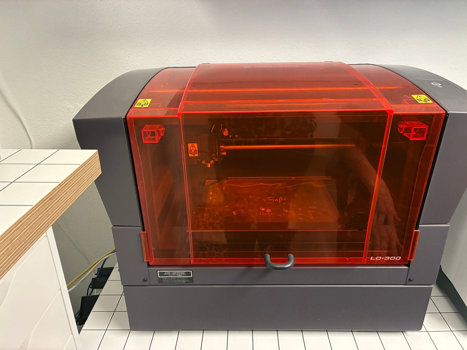 Roland DG LD-300 laser decorator - foliedruk en graveren, Ophalen, Zo goed als nieuw