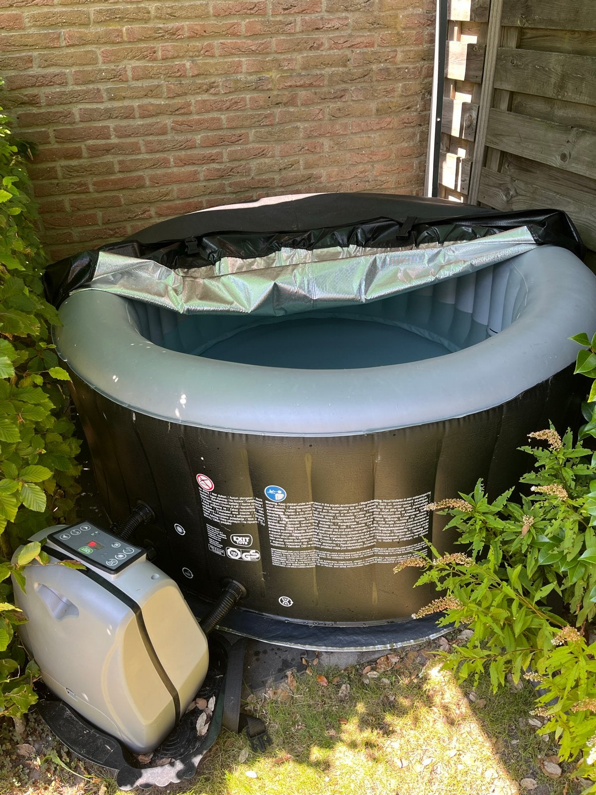 Exit Toys Classic Spa - Opblaasbare Jacuzzi 1.65M, Ophalen, Zo goed als nieuw, Afdekzeil, Opblaasbaar