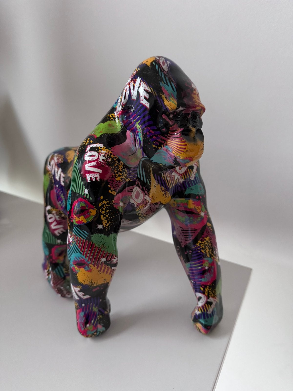 Beeld Gorilla, Ophalen