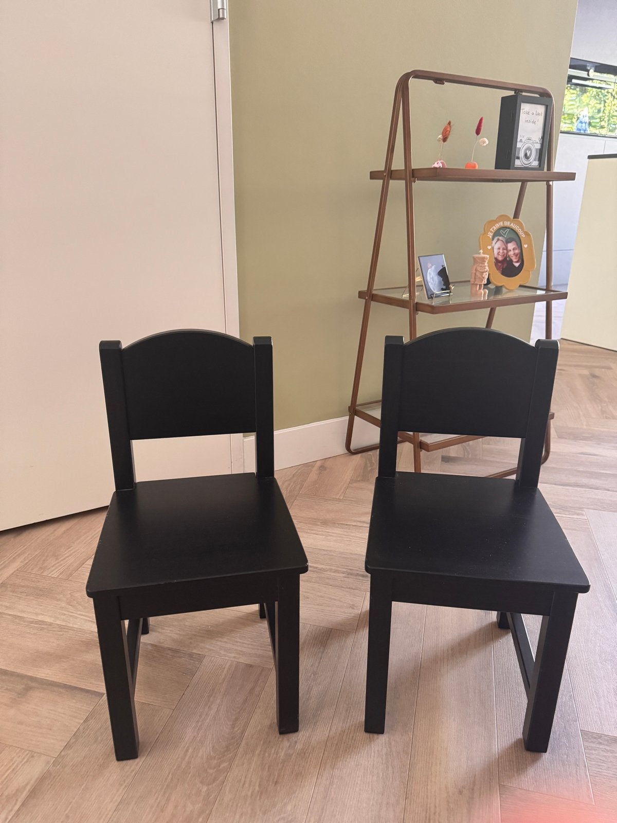 Twee IKEA Sundvik kinderstoelen, zwart, Ophalen, Gebruikt, Stoel(en)