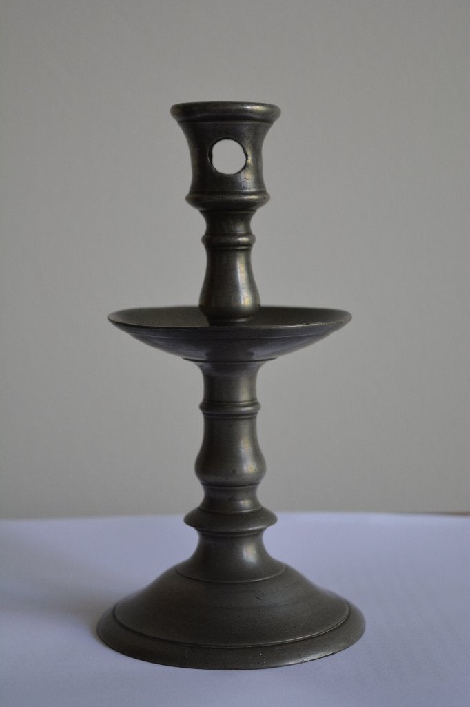 Oude  Tinnen Kandelaar, Ophalen, Koper of Brons