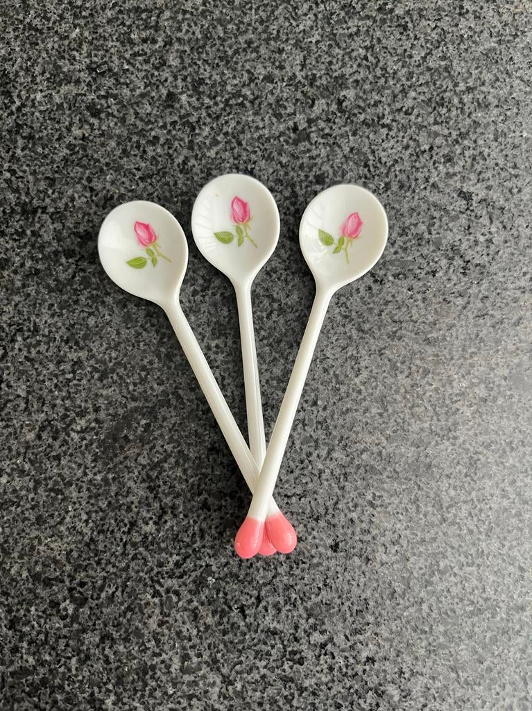 Set van 3 porseleinen lepeltjes met roosjes, Ophalen of Verzenden