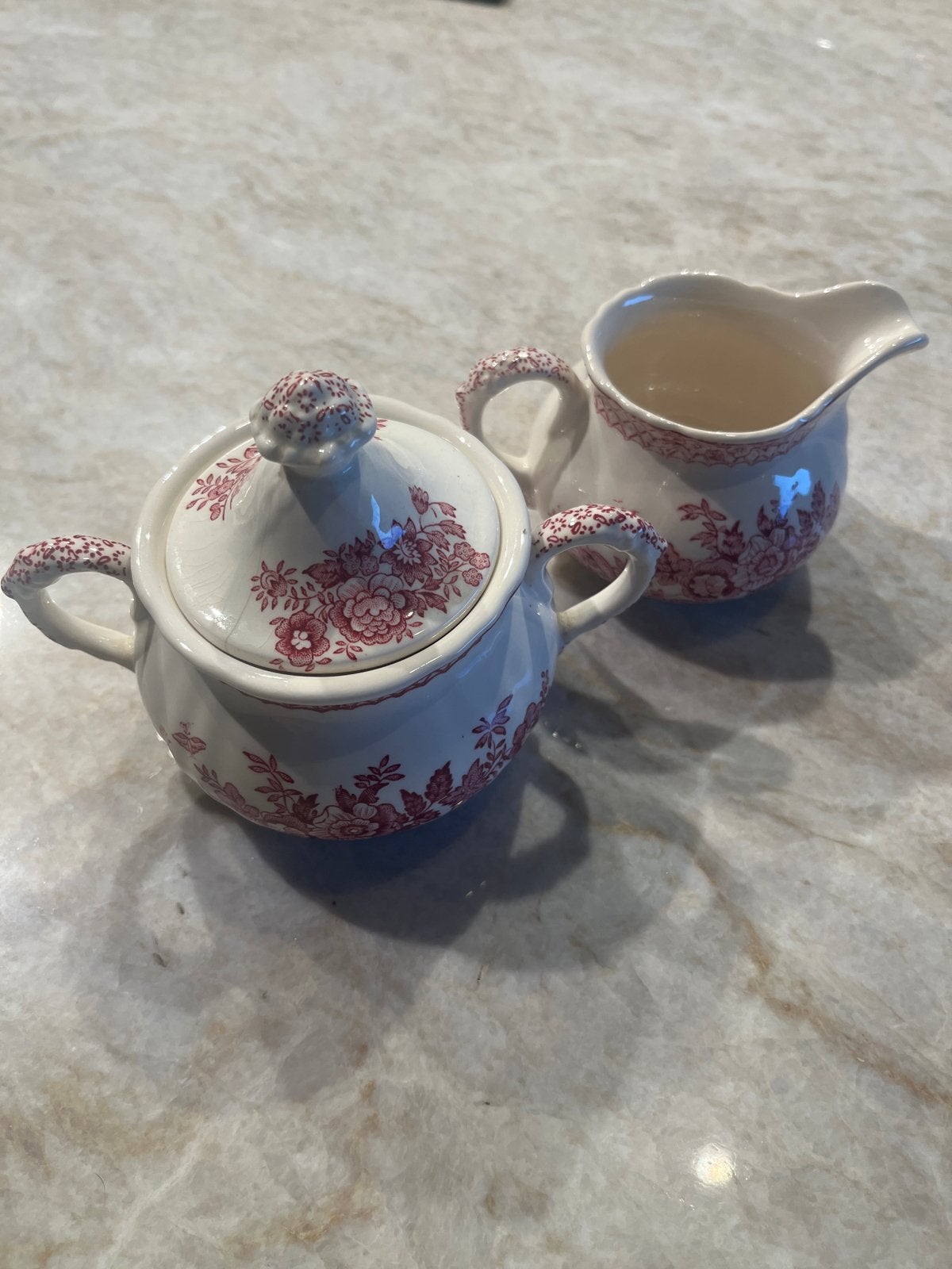 Suikerpot en melkkannetje Mason's Stratford Ironstone Pink, Huis en Inrichting, Keuken | Servies, Gebruikt, Overige merken, Keramiek