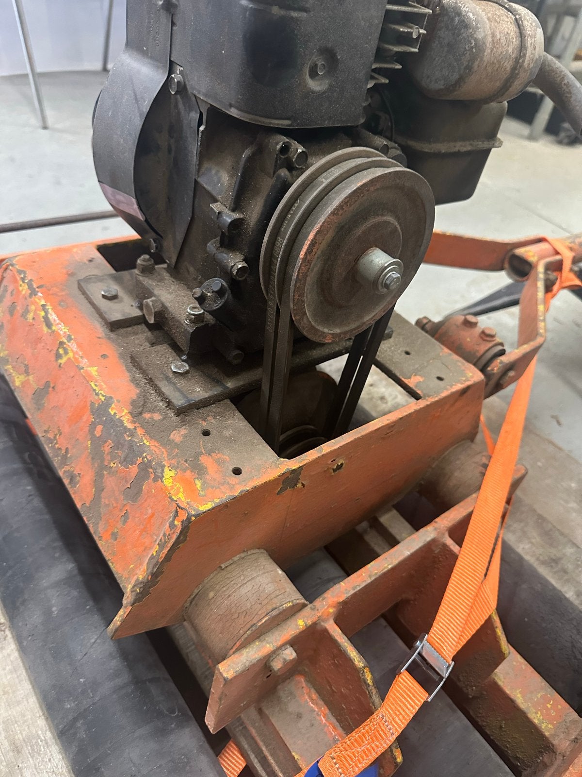 Trilplaat met Briggs & Stratton motor, Tuin en Terras, Hand-tuingereedschap, Ophalen