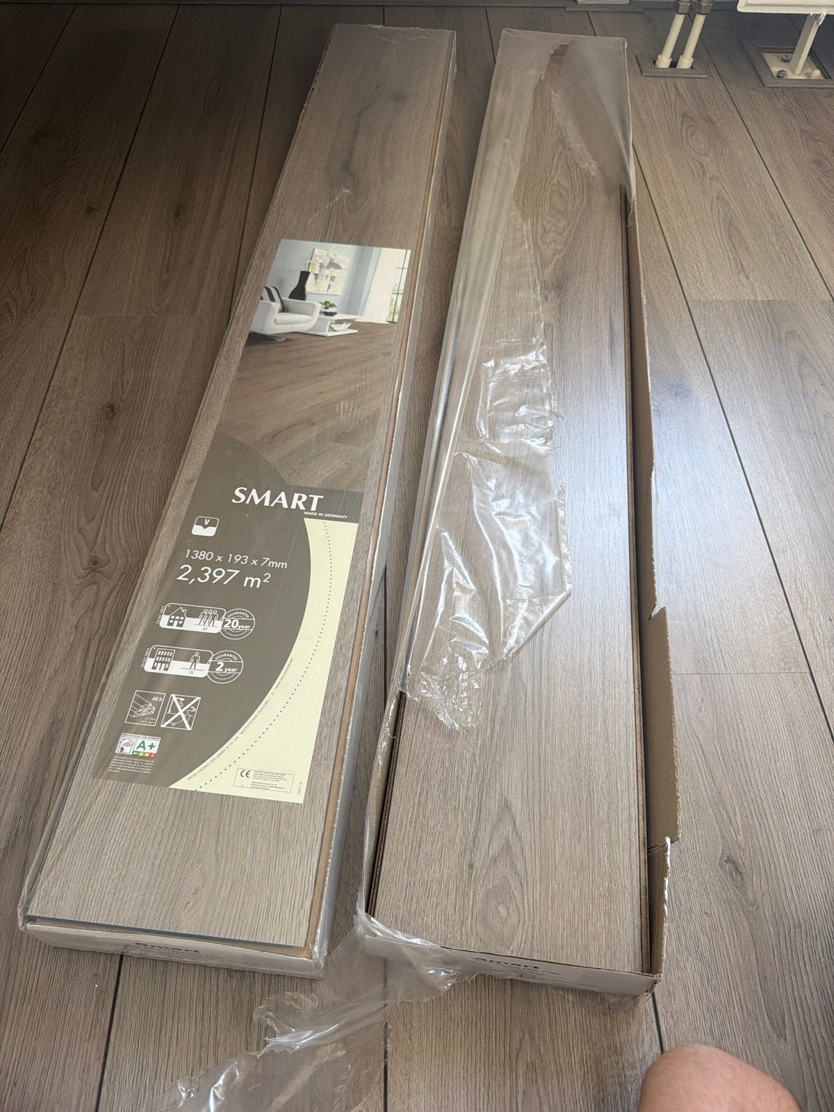 Nieuw laminaat, 2,397 m², licht eiken look, Ophalen, Nieuw, 5 tot 10 m², 10 tot 30 cm