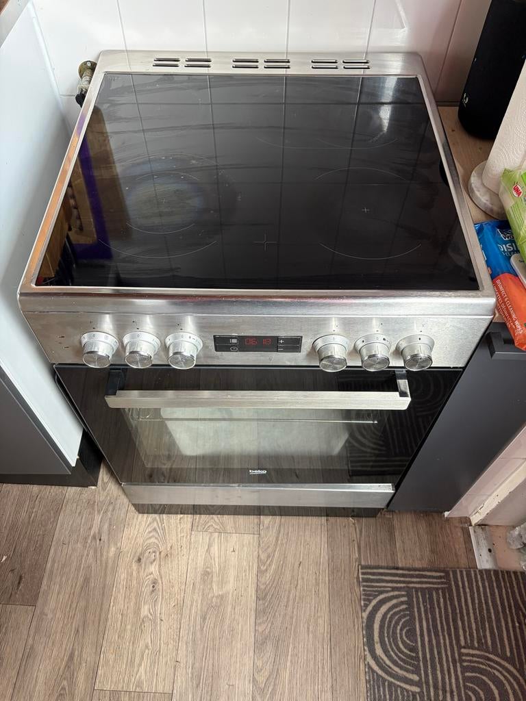 Beko keramische kookplaat met oven, Witgoed en Apparatuur, Ovens, Ophalen, 60 cm of meer, Vrijstaand, Heteluchtoven