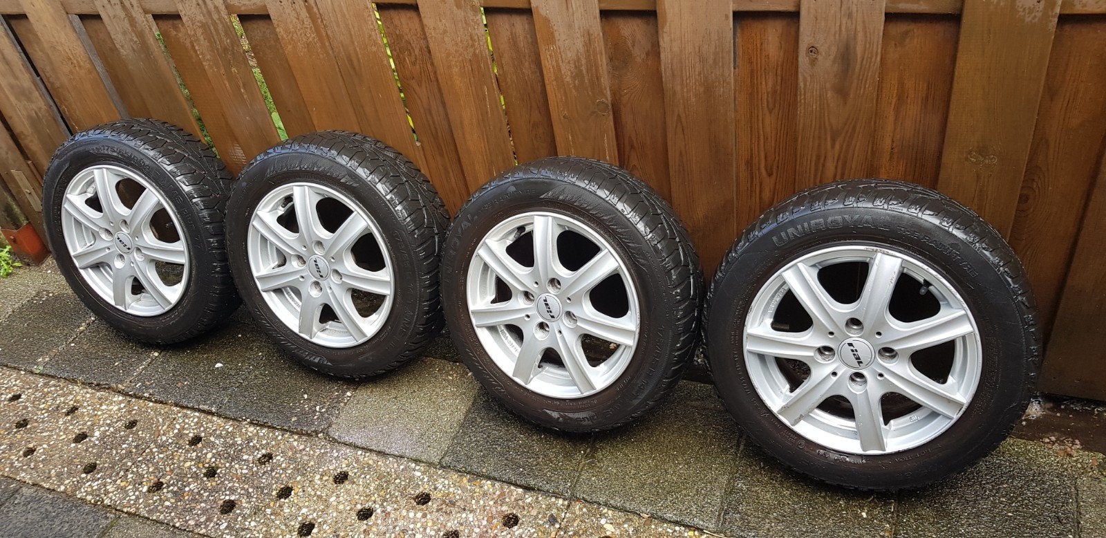 Banden en velgen voor VW Up - Uniroyal The Rain Tyre, Ophalen of Verzenden, Gebruikt