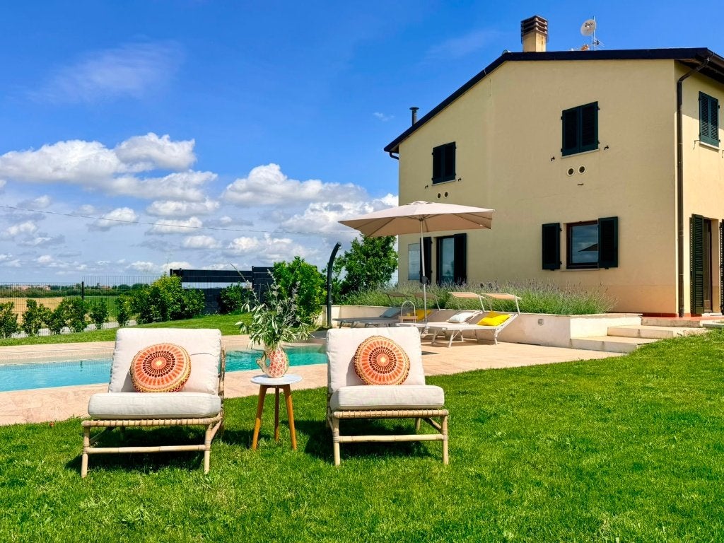 Luxe villa in Italie (Marken) bij Adriatische kust - zwembad, 8 personen, 4 of meer slaapkamers, Dorp, Wasmachine