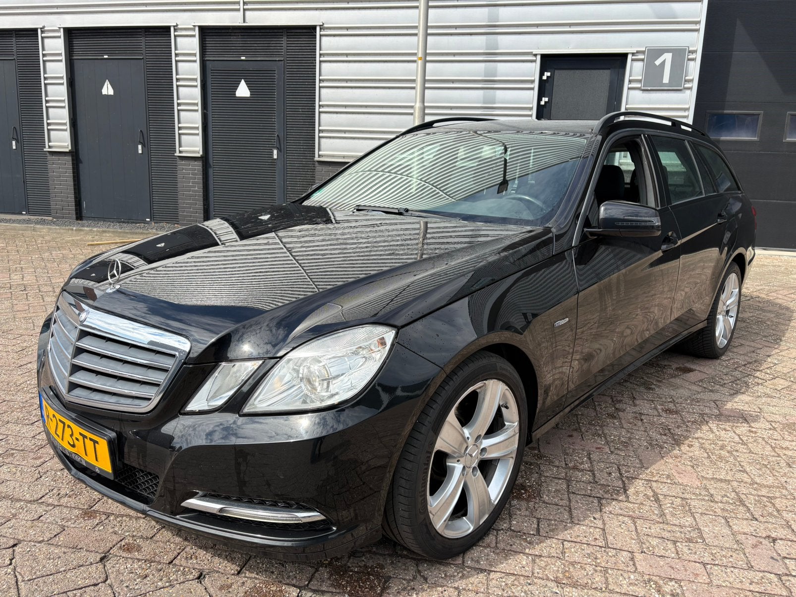 Mercedes-Benz E-Klasse 2.2 CDI E250 Estate AUT 2011 Zwart, Auto's, Mercedes-Benz, Euro 5, Zwart, Zwart, 19 km/l
