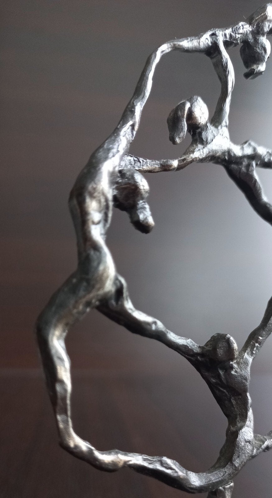 Artistieke sculptuur op marmeren voet meditatieve en symboli, Antiek en Kunst, Ophalen of Verzenden, Brons