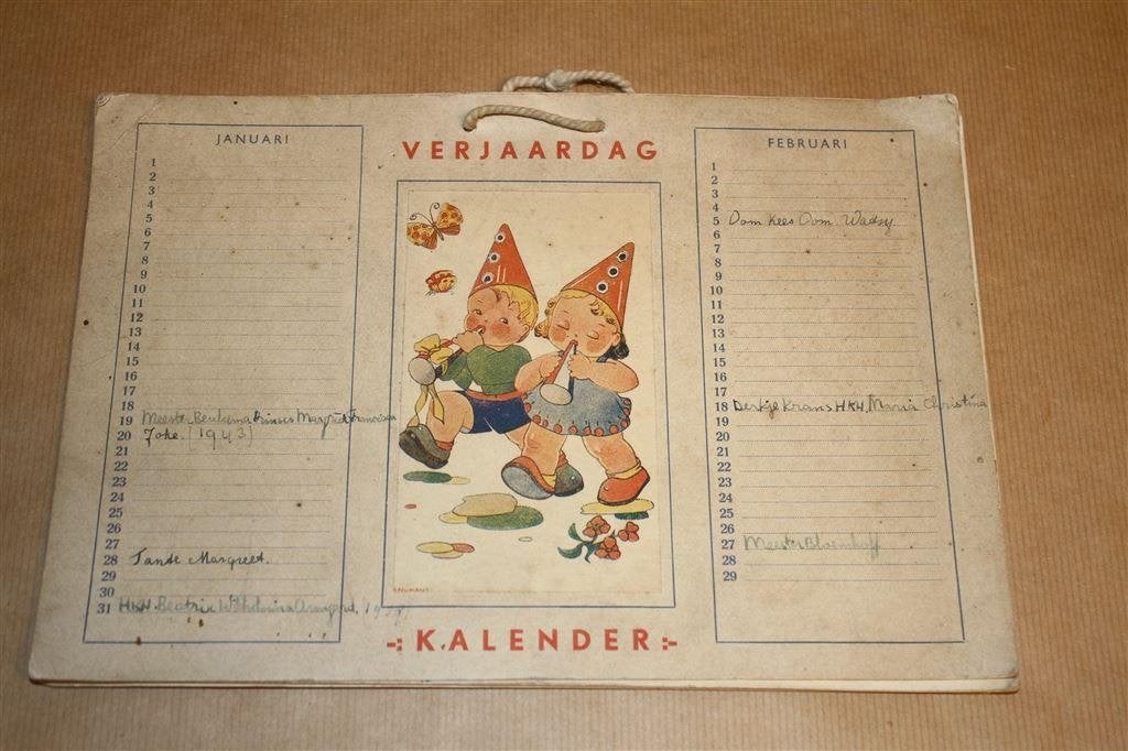 Oude verjaardagskalender 1955 - met prentjes, Ophalen of Verzenden, Gelezen