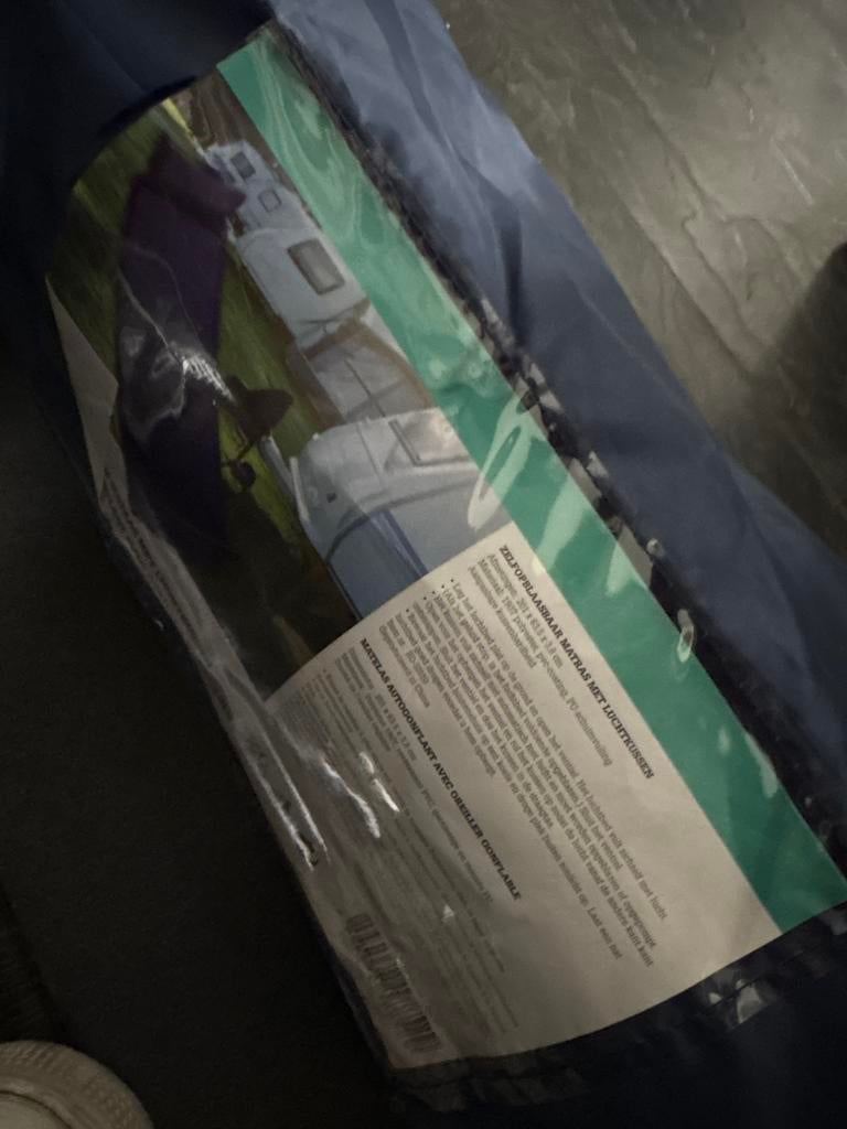 Zelfopblaasbaar matras met luchtkussen, Ophalen of Verzenden, Ingebouwde pomp, Gebruikt, 1-persoons