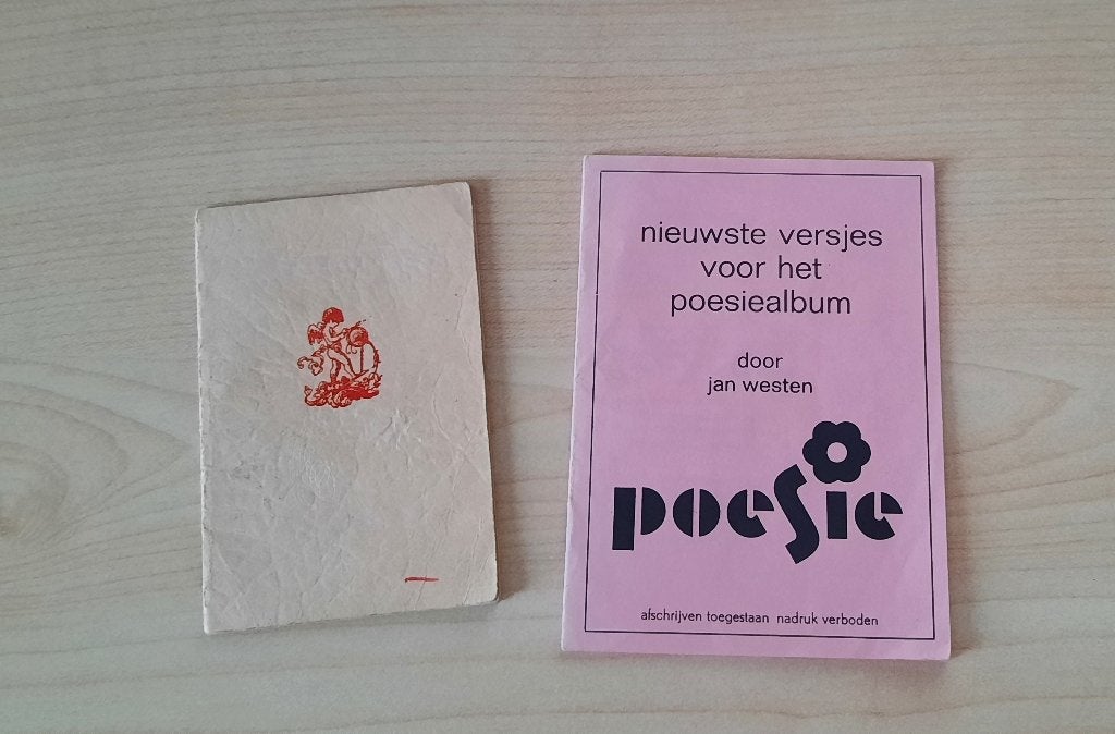 2 BOEKJES 1940 en 1970 met POËSIEVERSJES voor POEZIEALBUM, Diverse dichters en achterin Juf Mien.v.Uum, Verzenden, Meerdere auteurs