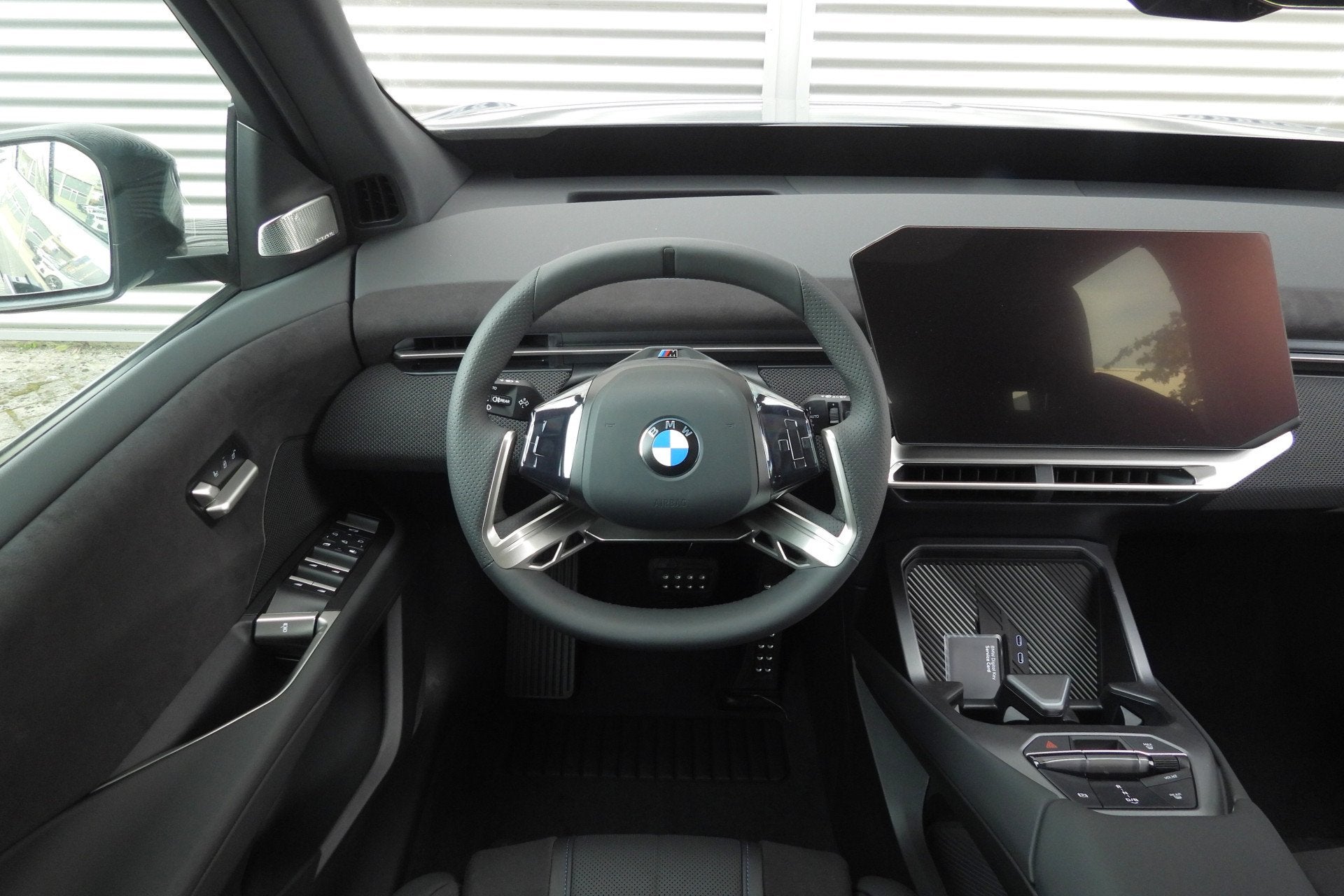 BMW iX3 40 eDrive M Sport / Panoramadak / Trekhaak / M Sport, Auto's, Automaat, Dealer onderhouden, Achterwielaandrijving, Zwart