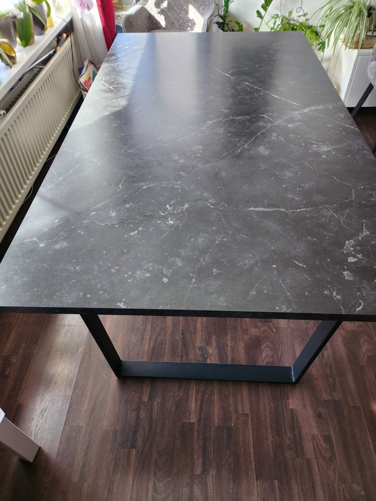 Moderne marmerlook tafel met vierkante metalen poten, Gebruikt, 100 tot 150 cm, Modern, Industrieel, Overige materialen