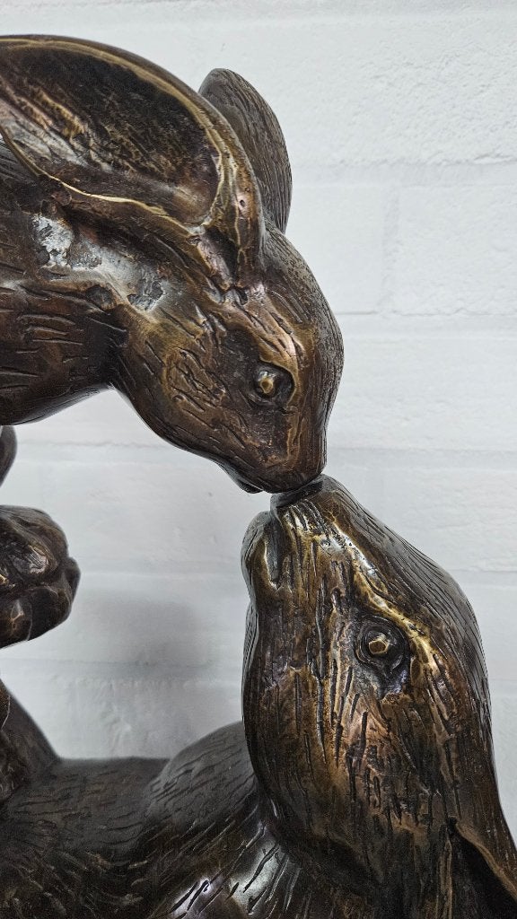 KUSSENDE HAZEN, Dierenbeeld, Nieuw, Info@huisentuindecoratiemarie.nl, Huis en tuin decoratie marie