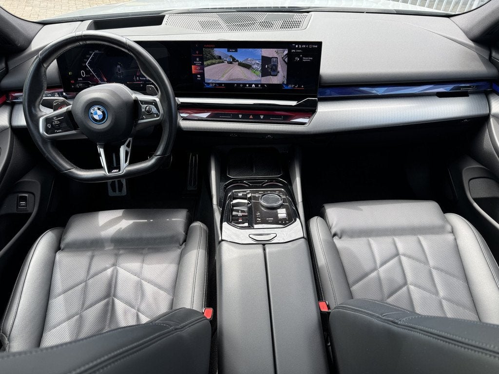 BMW 5 Serie 530e M Sport Pro NEW Model Brooklyn grijs ! pano, Automaat, Achterwielaandrijving, Gebruikt, Zwart