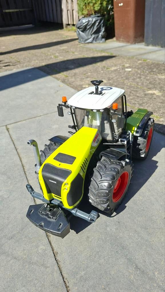 Claas trekker zo goed als nieuw, Ophalen