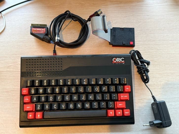Oric Atmos met Loci interface, voeding en SCART kabel, Computers en Software, Ophalen of Verzenden, Oric Atmos